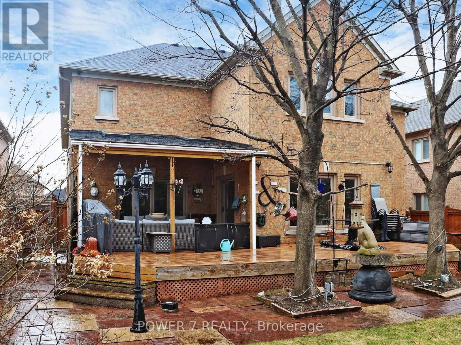 76 SILVER ROSE CRESCENT