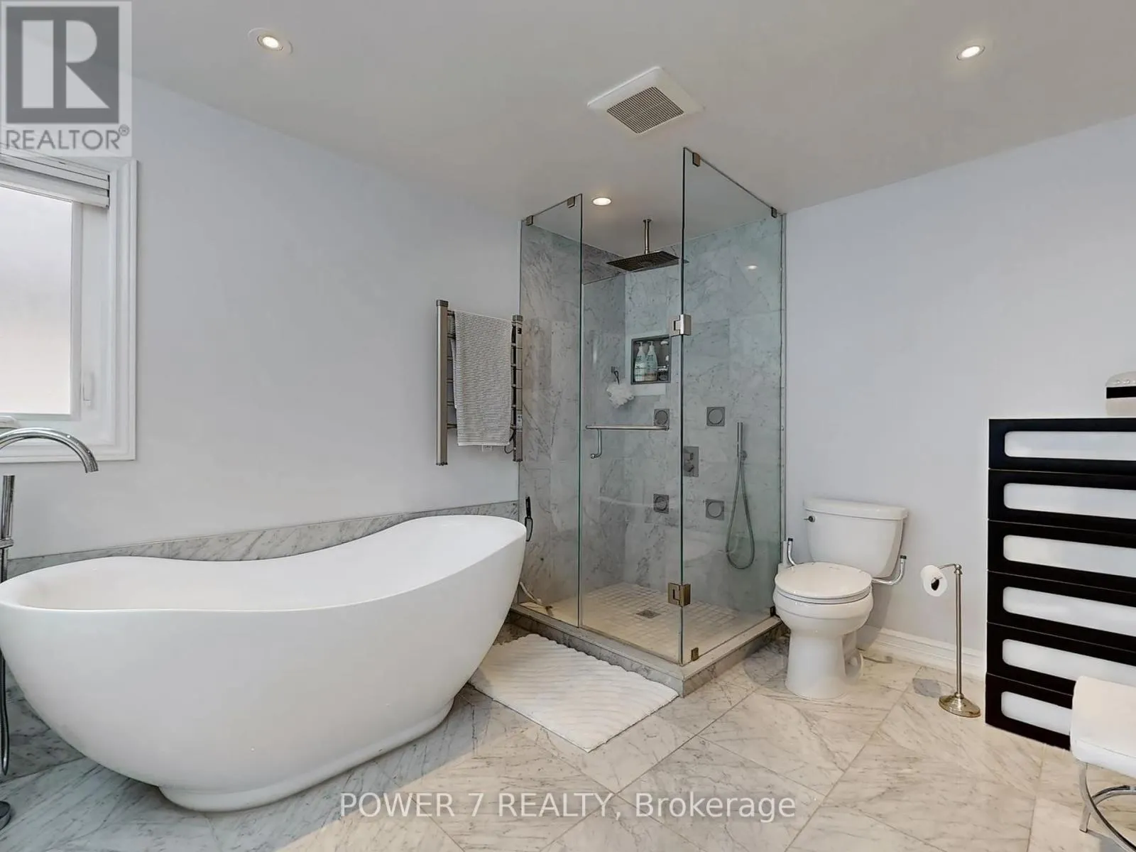 76 SILVER ROSE CRESCENT