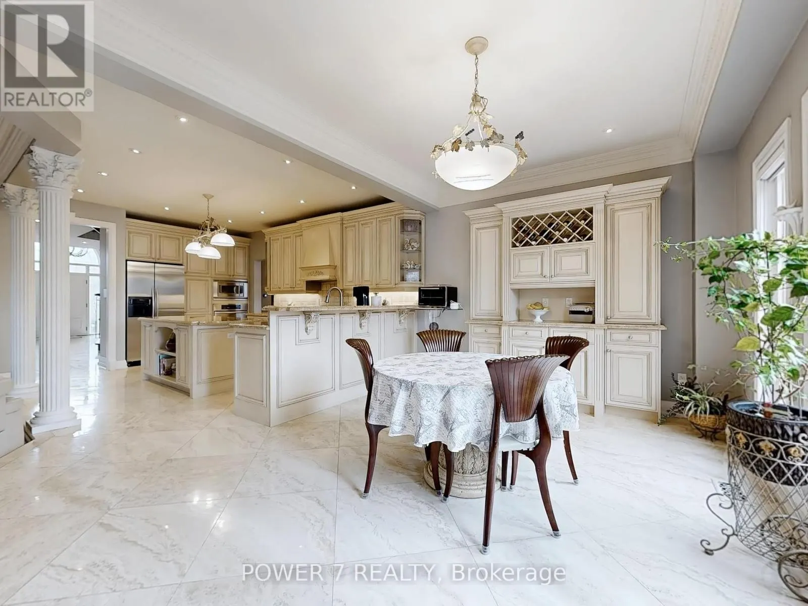 76 SILVER ROSE CRESCENT