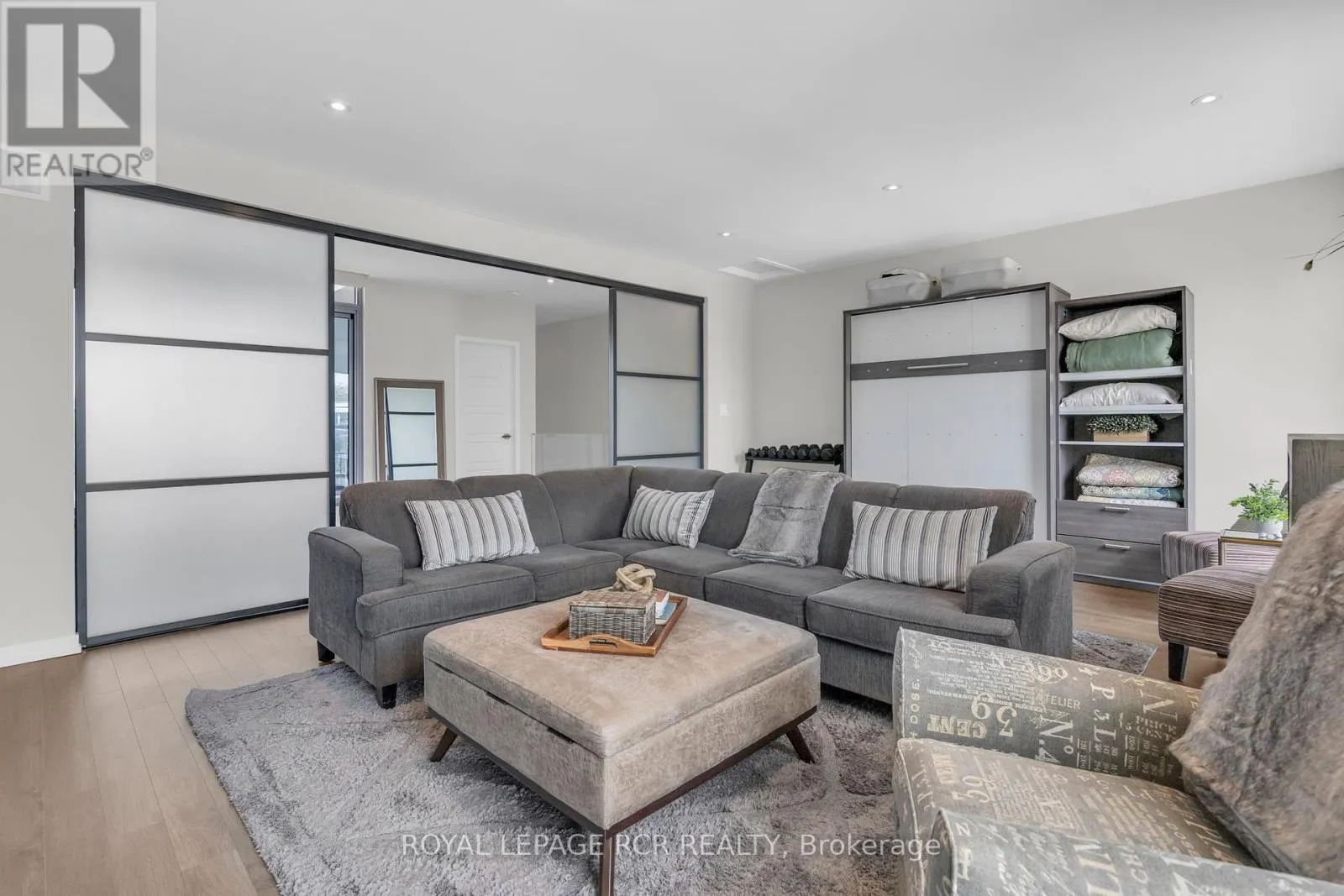 3652 FERRETTI COURT
