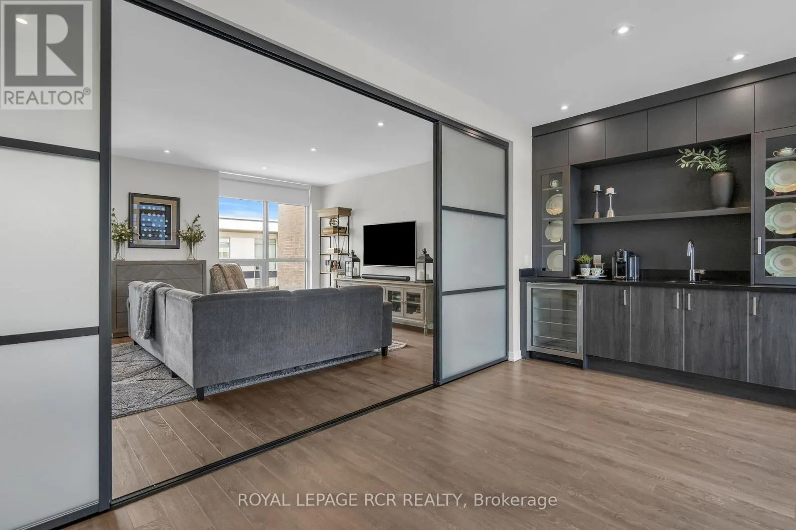 3652 FERRETTI COURT