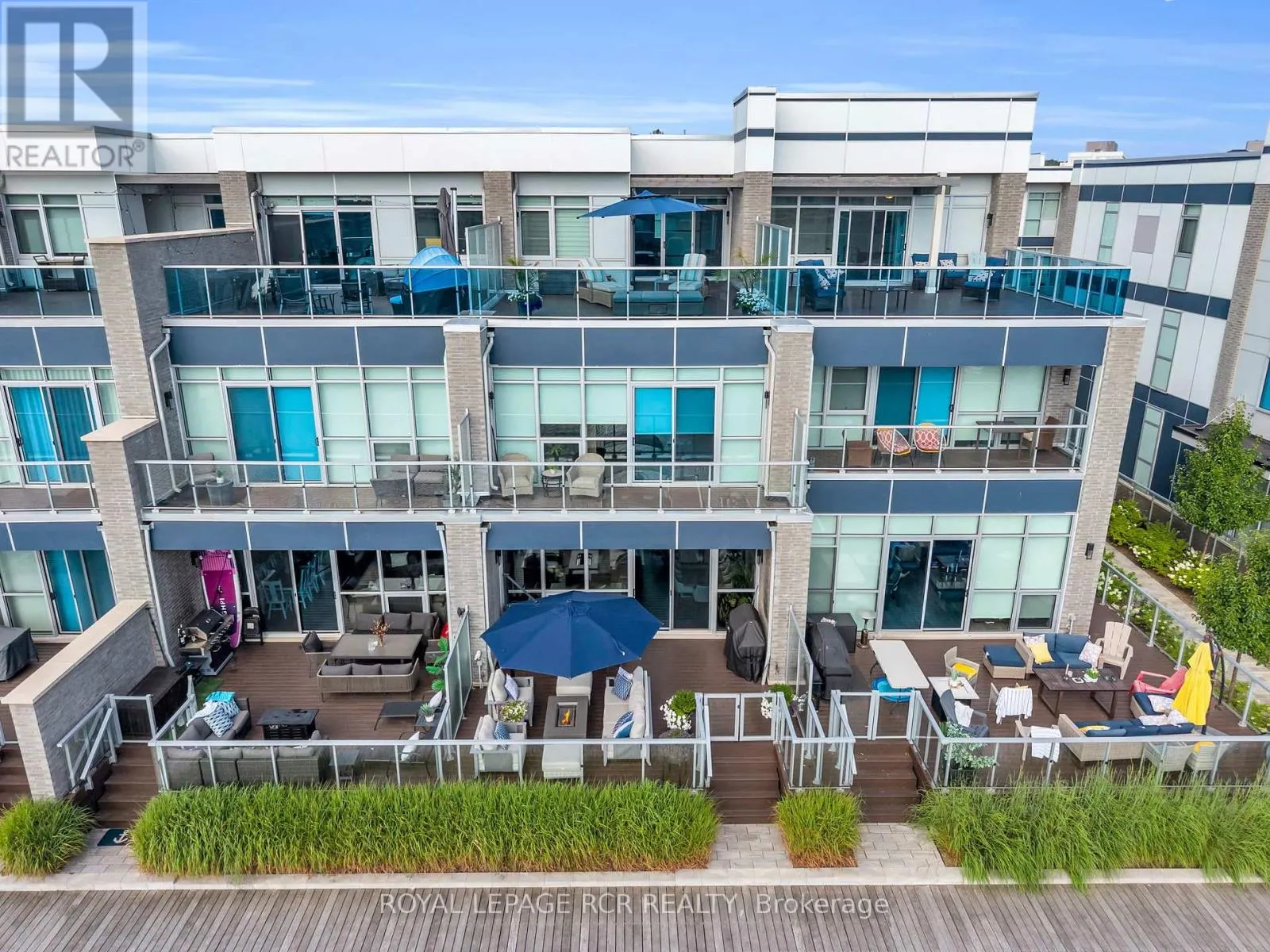 3652 FERRETTI COURT