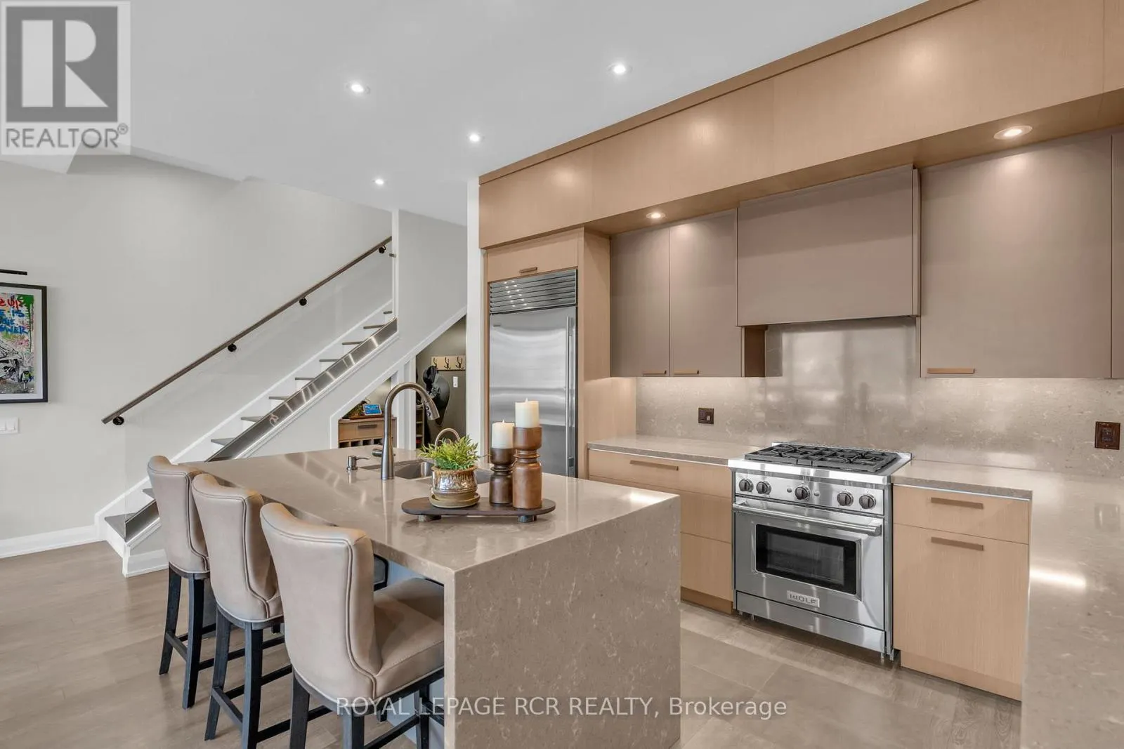 3652 FERRETTI COURT