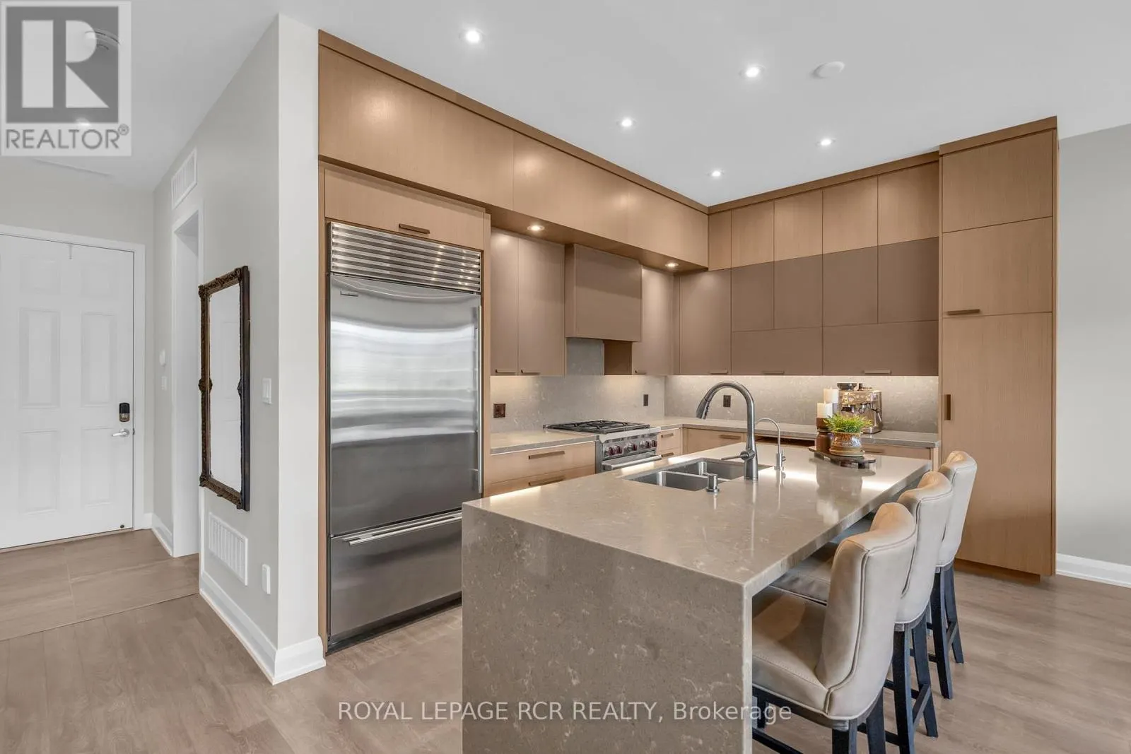 3652 FERRETTI COURT