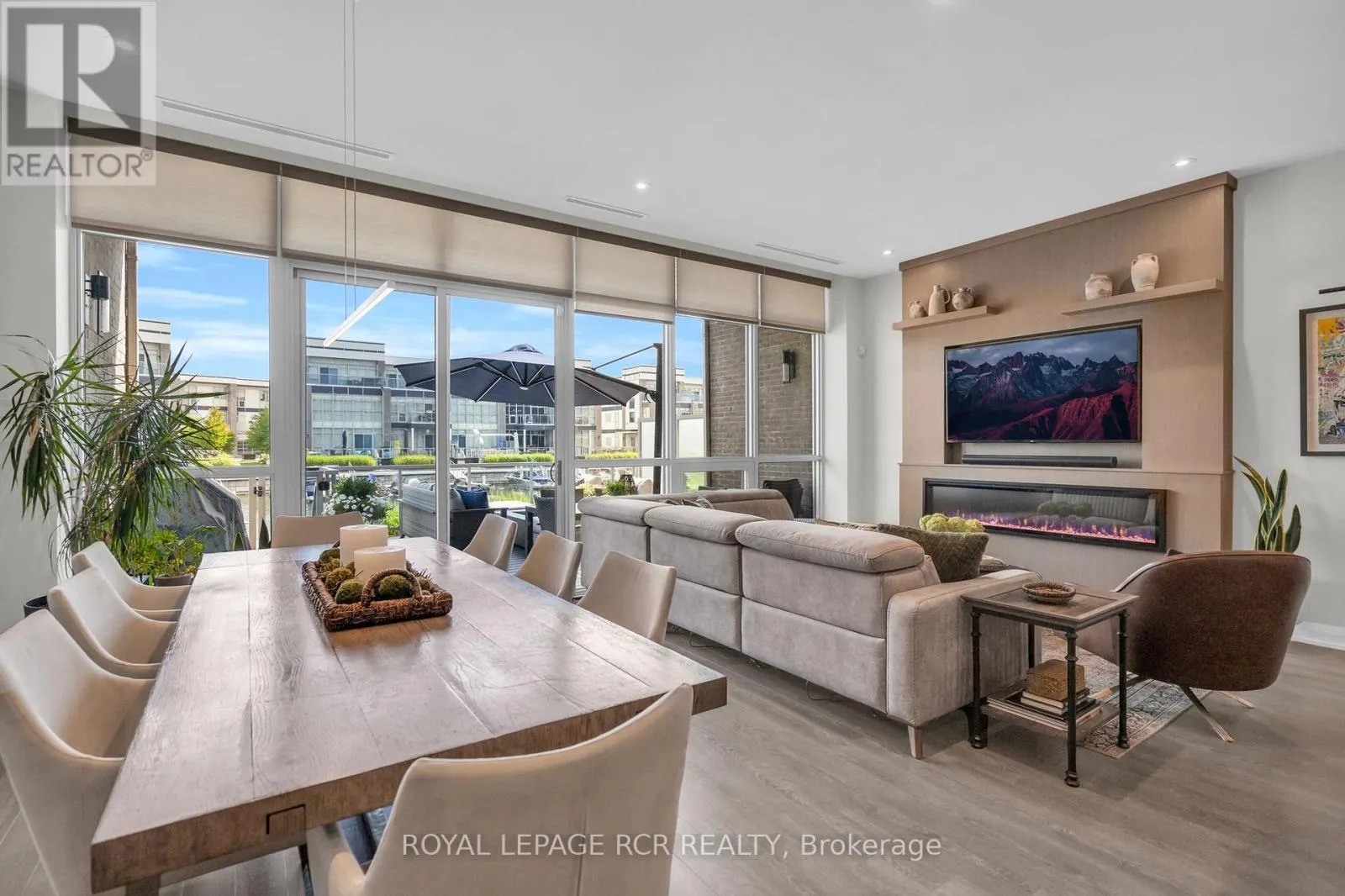 3652 FERRETTI COURT
