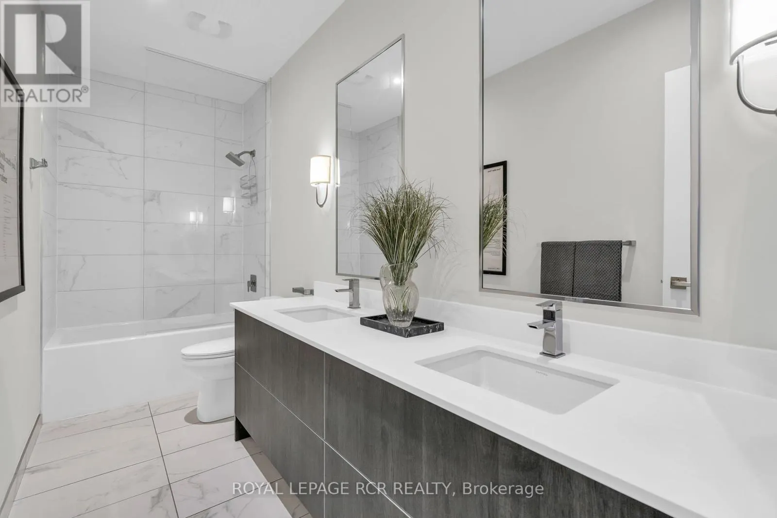 3652 FERRETTI COURT