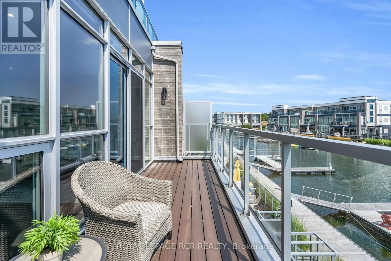 3652 FERRETTI COURT