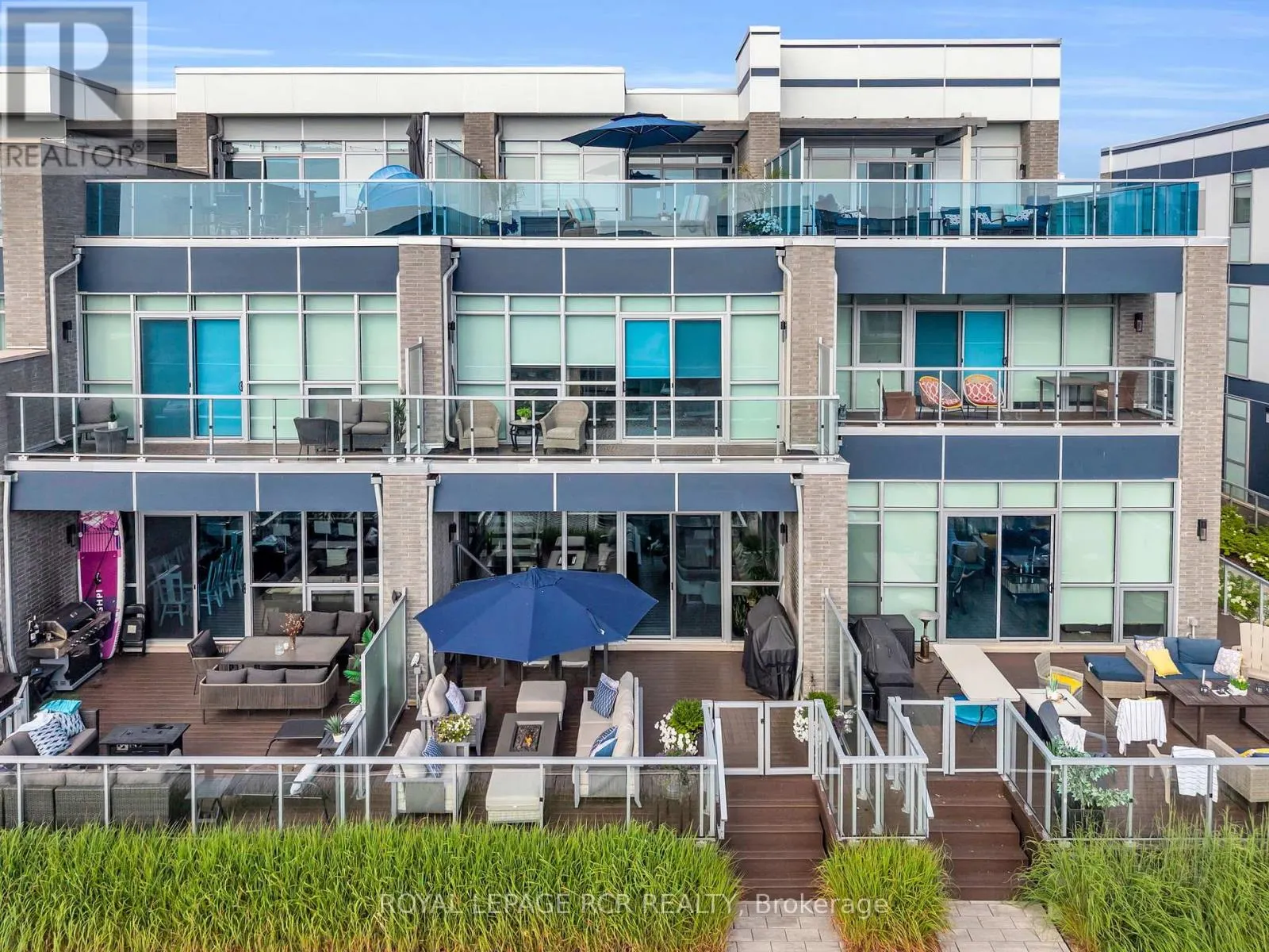 3652 FERRETTI COURT