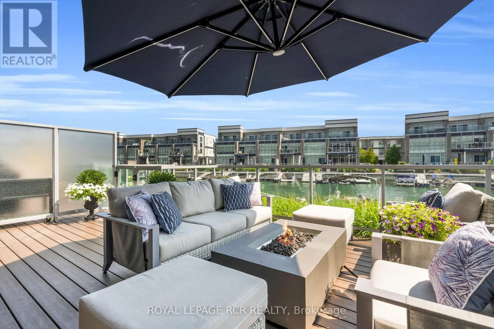 3652 FERRETTI COURT