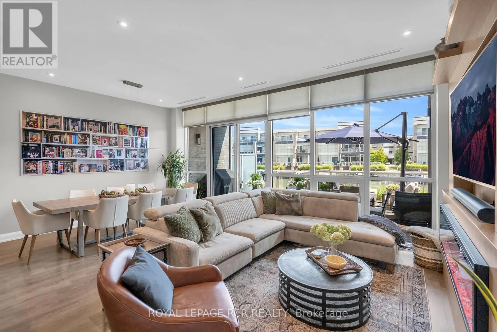 3652 FERRETTI COURT
