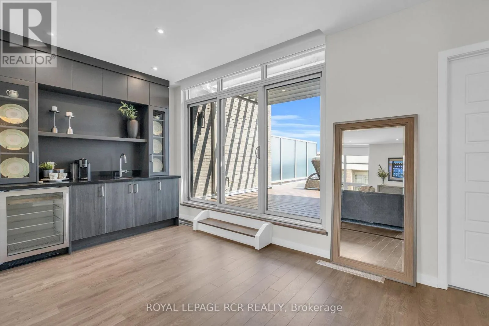 3652 FERRETTI COURT