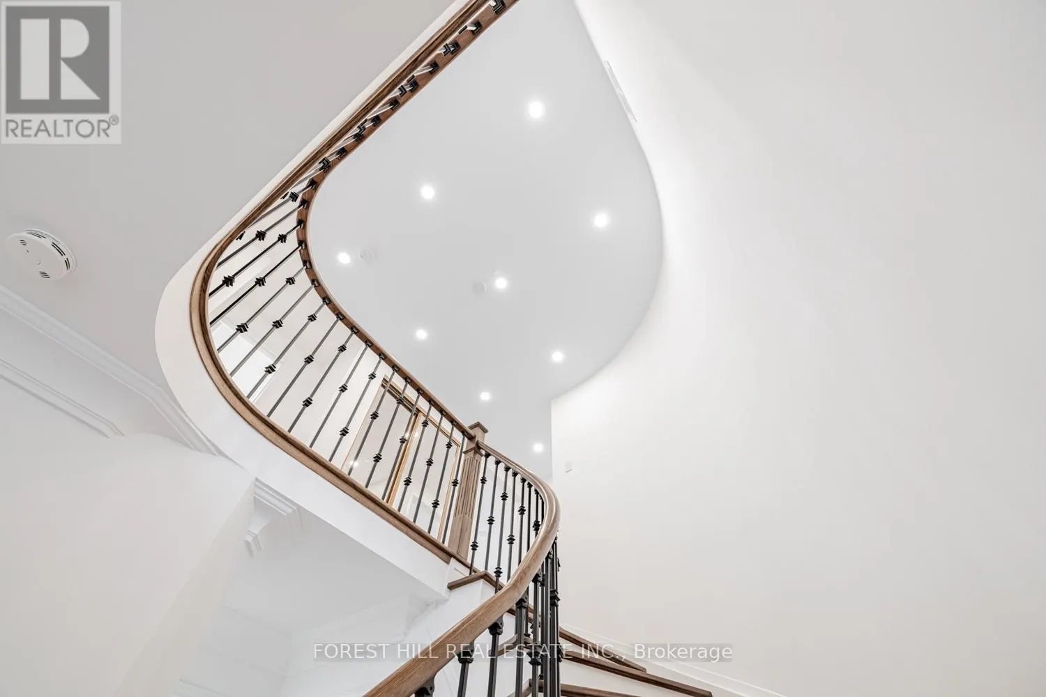 19 ELEANOR CIRCLE