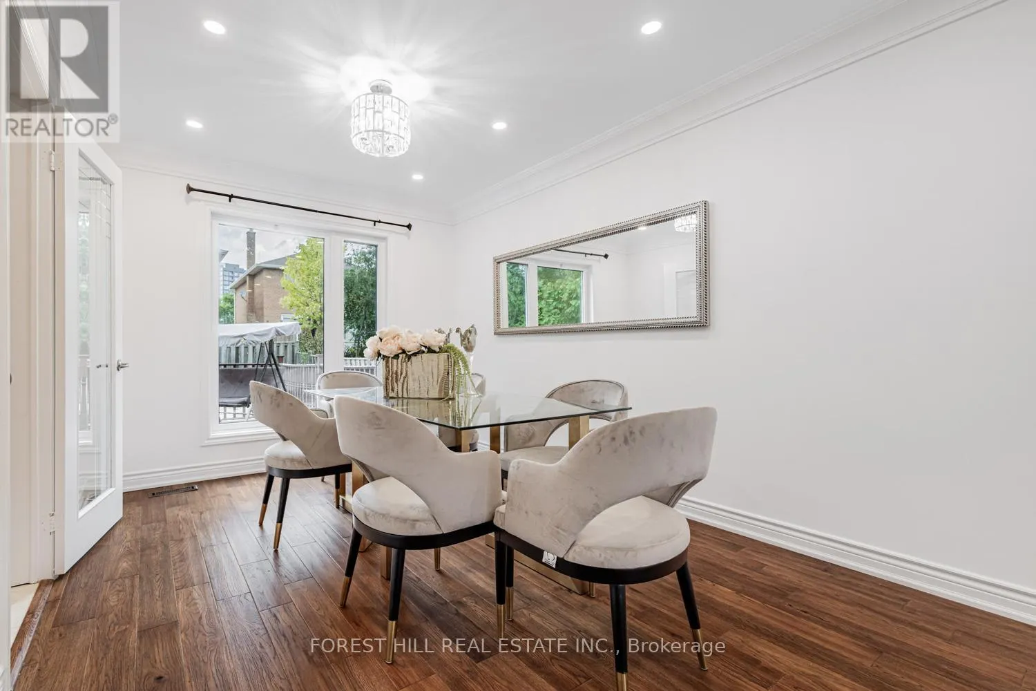 19 ELEANOR CIRCLE