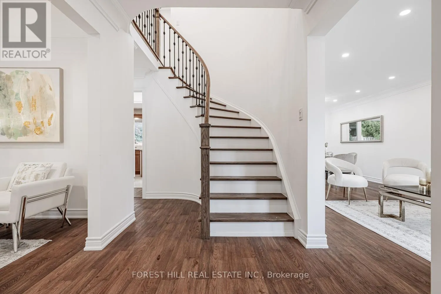 19 ELEANOR CIRCLE