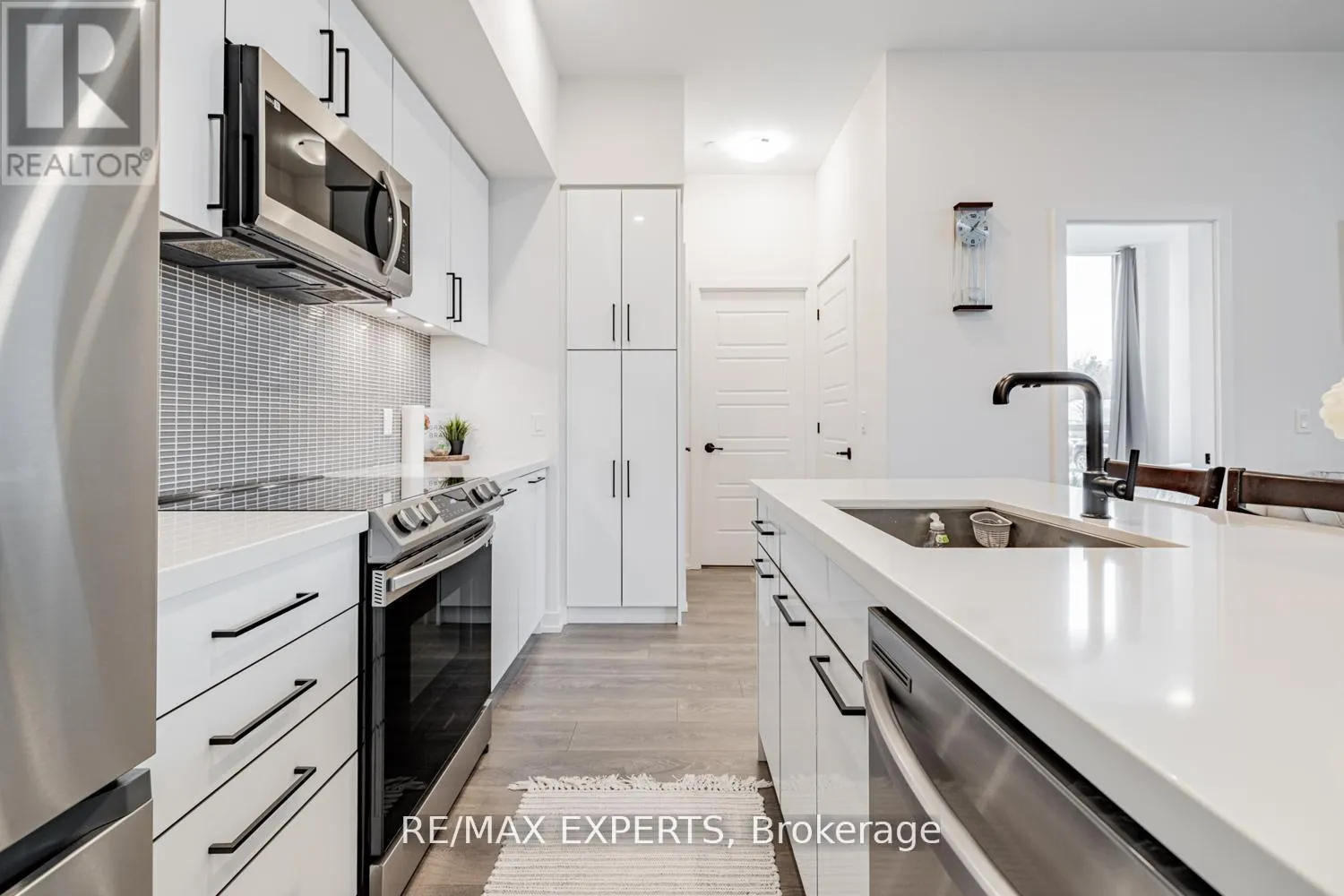 105 - 415 SEA RAY AVENUE