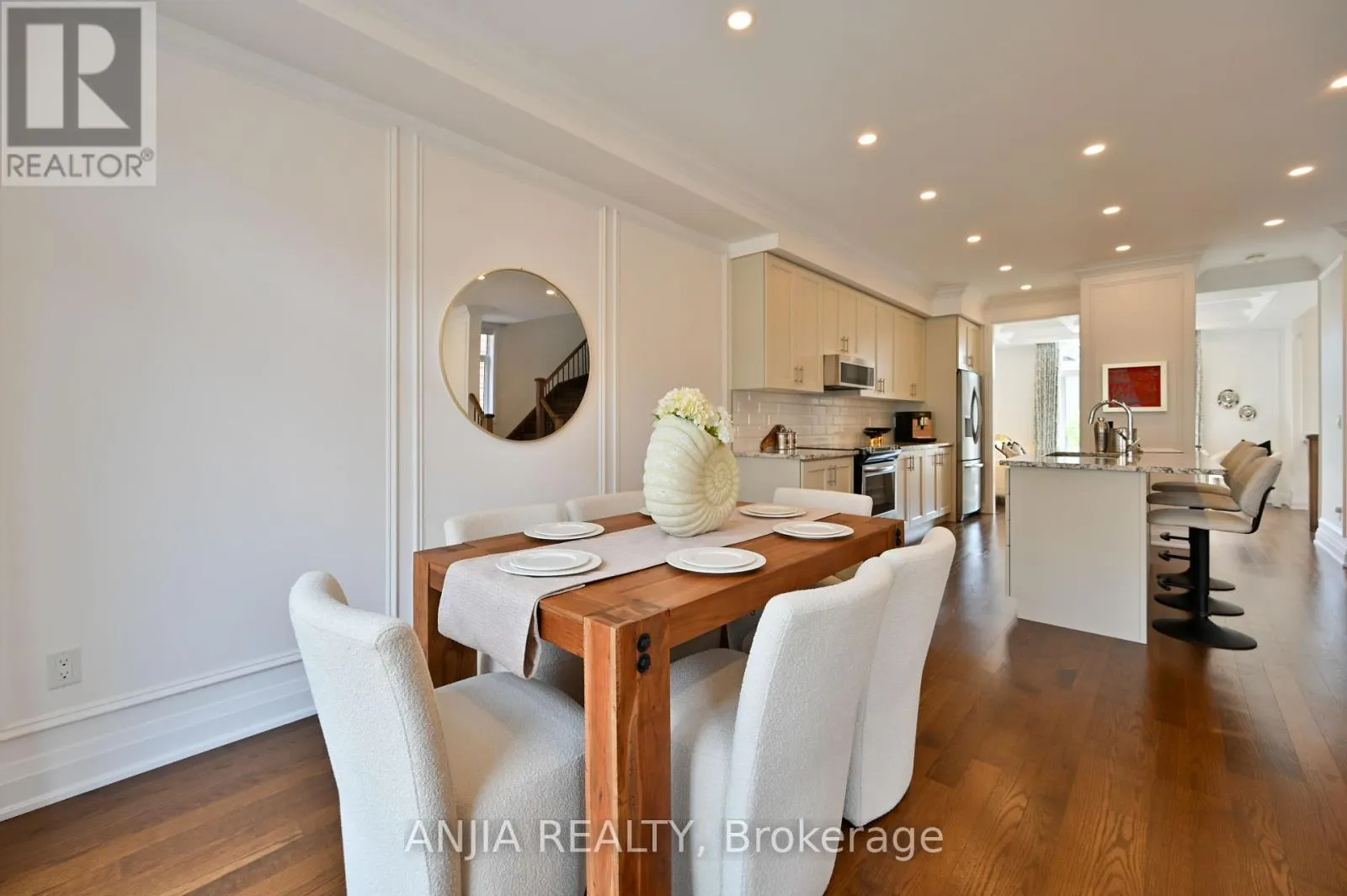 37 DUNCOMBE LANE