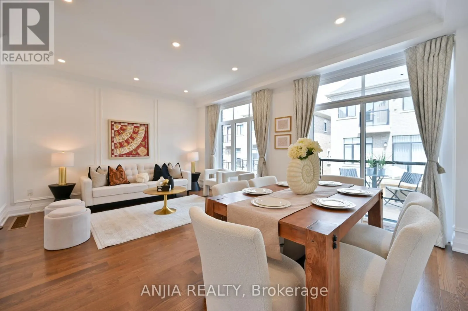 37 DUNCOMBE LANE