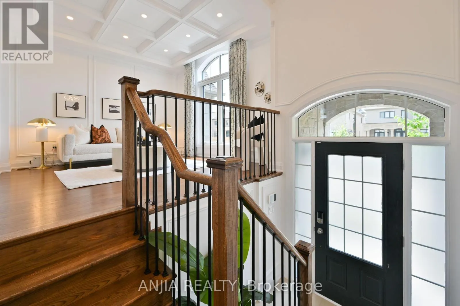 37 DUNCOMBE LANE