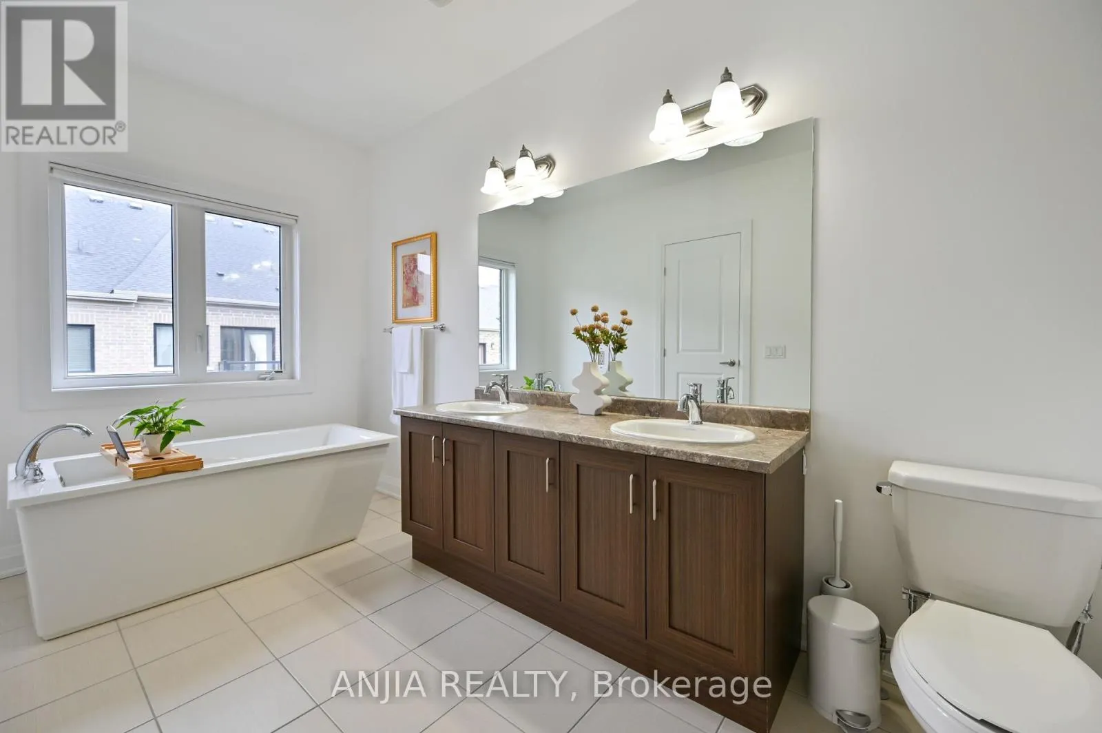 37 DUNCOMBE LANE