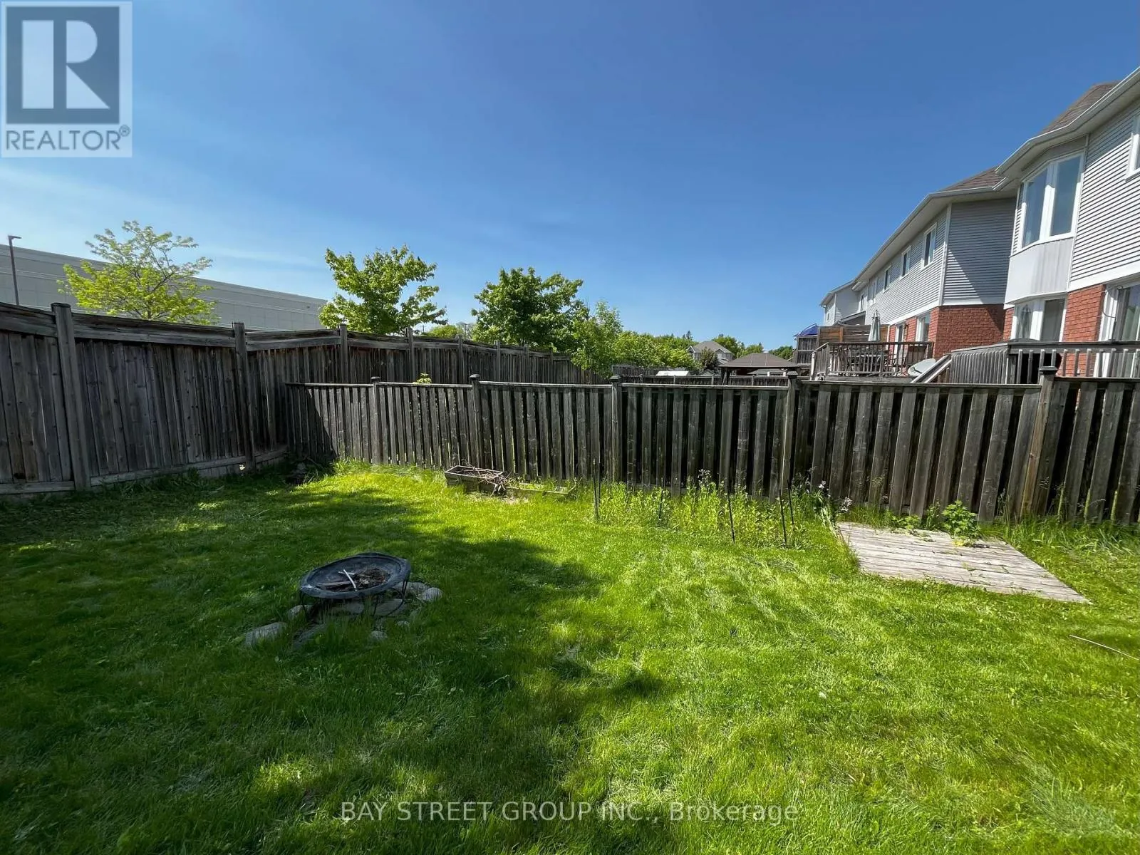 18 WRENDALE CRESCENT
