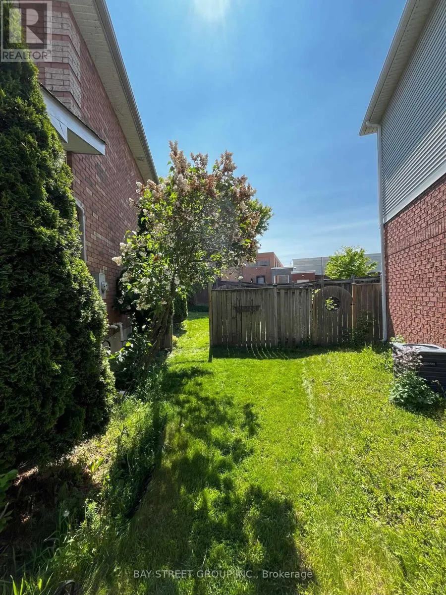 18 WRENDALE CRESCENT