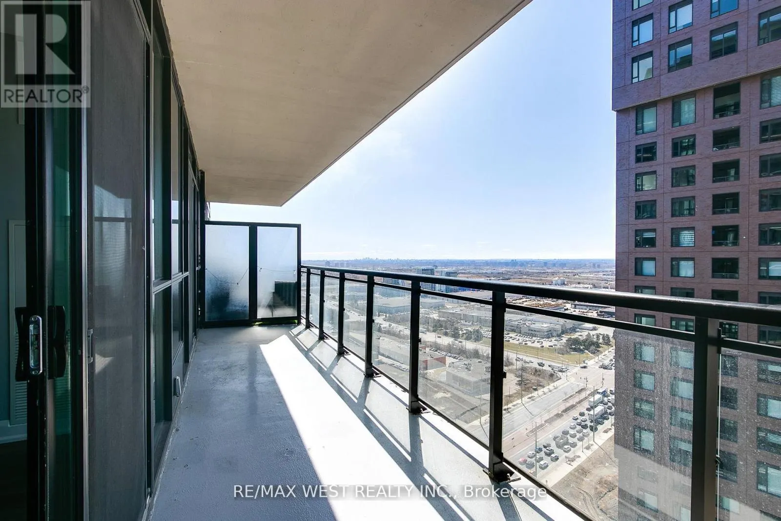 2605 - 2910 HIGHWAY 7 W