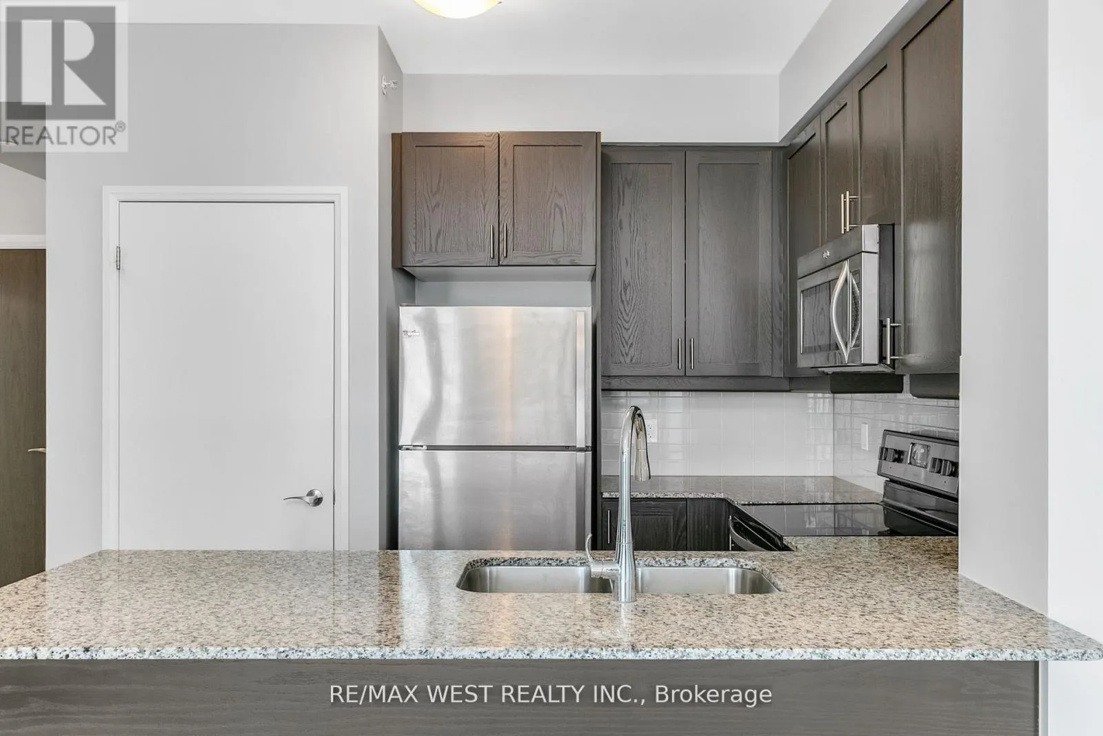 2605 - 2910 HIGHWAY 7 W