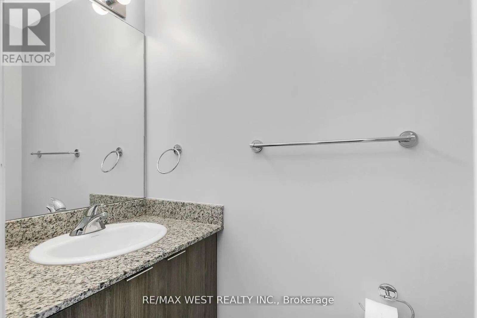 2605 - 2910 HIGHWAY 7 W