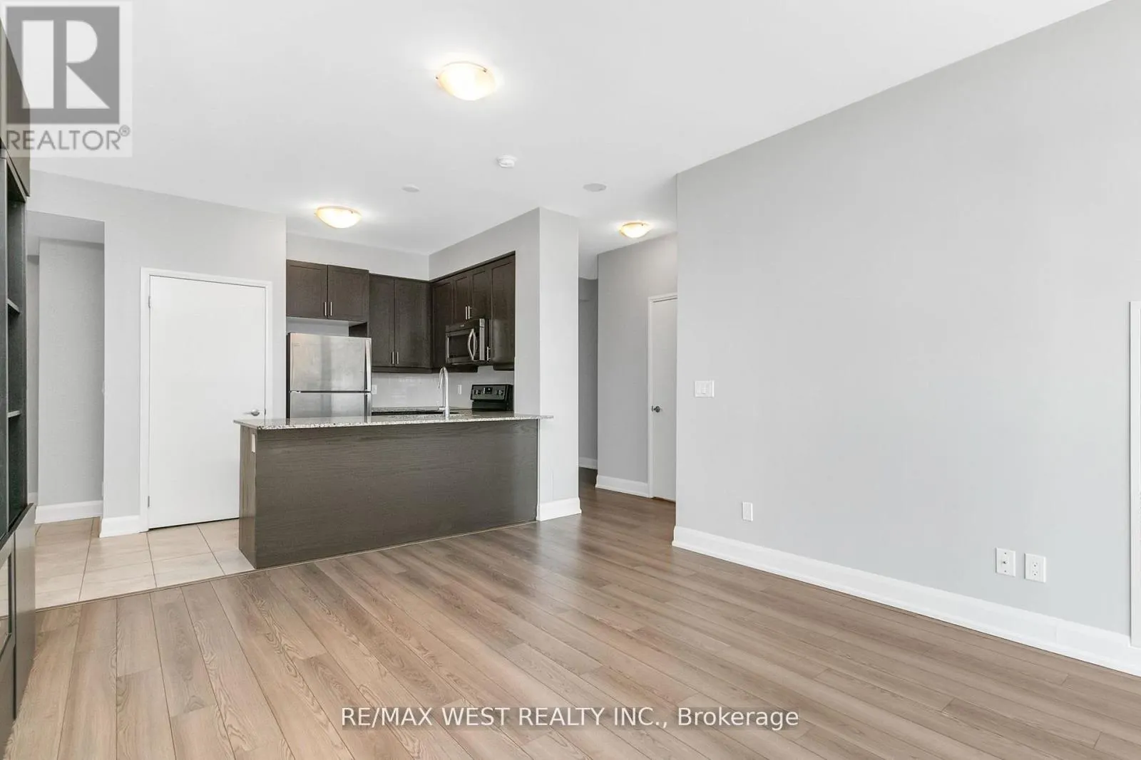 2605 - 2910 HIGHWAY 7 W