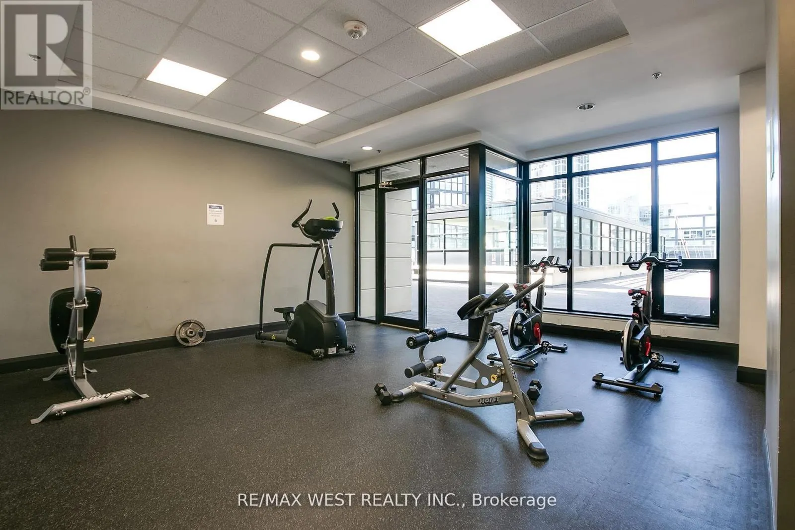 2605 - 2910 HIGHWAY 7 W