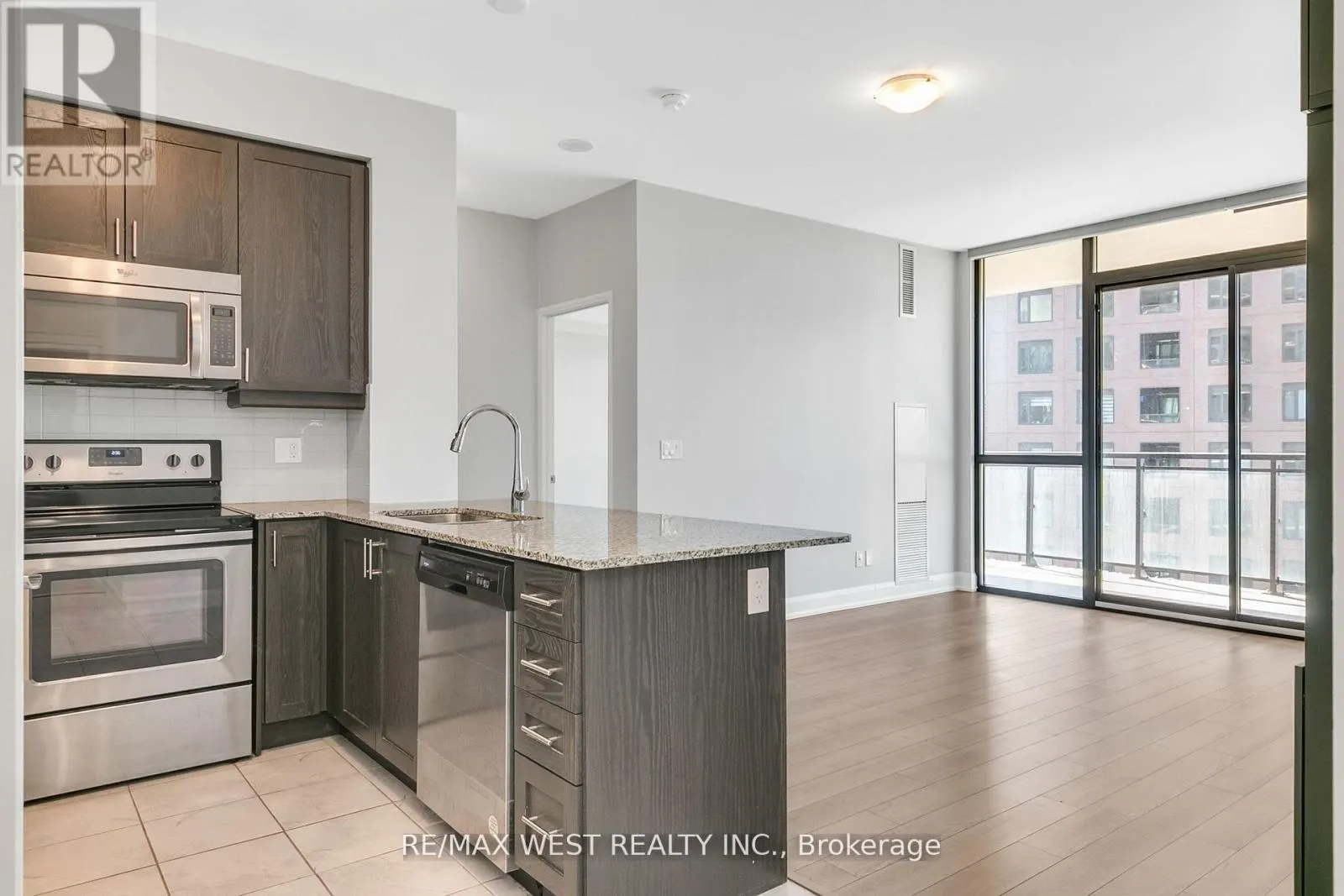 2605 - 2910 HIGHWAY 7 W