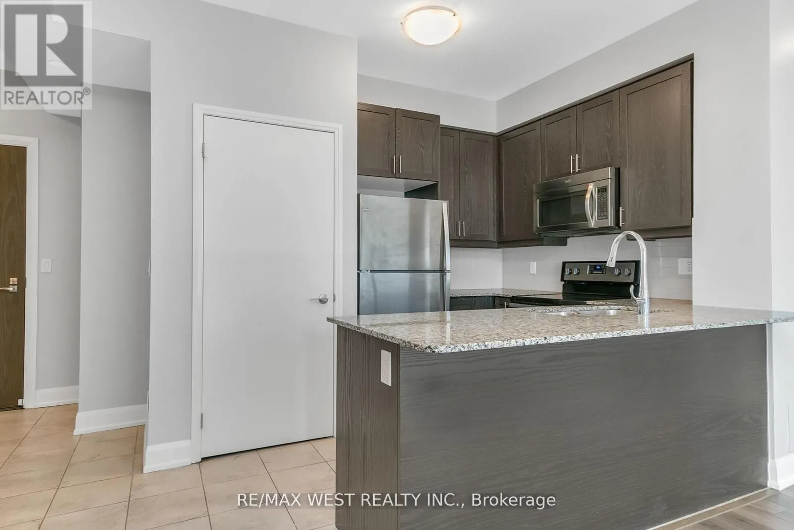 2605 - 2910 HIGHWAY 7 W