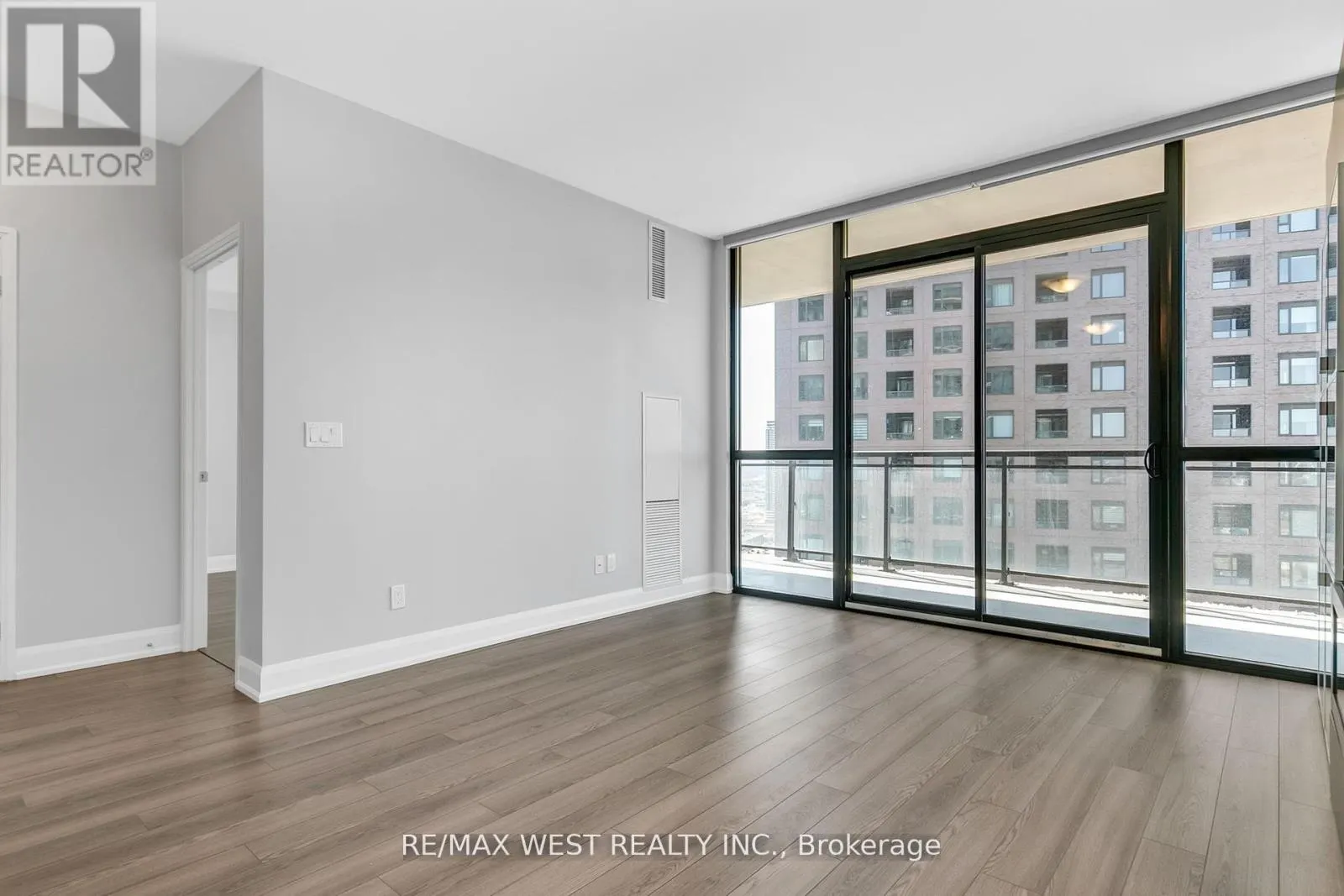 2605 - 2910 HIGHWAY 7 W