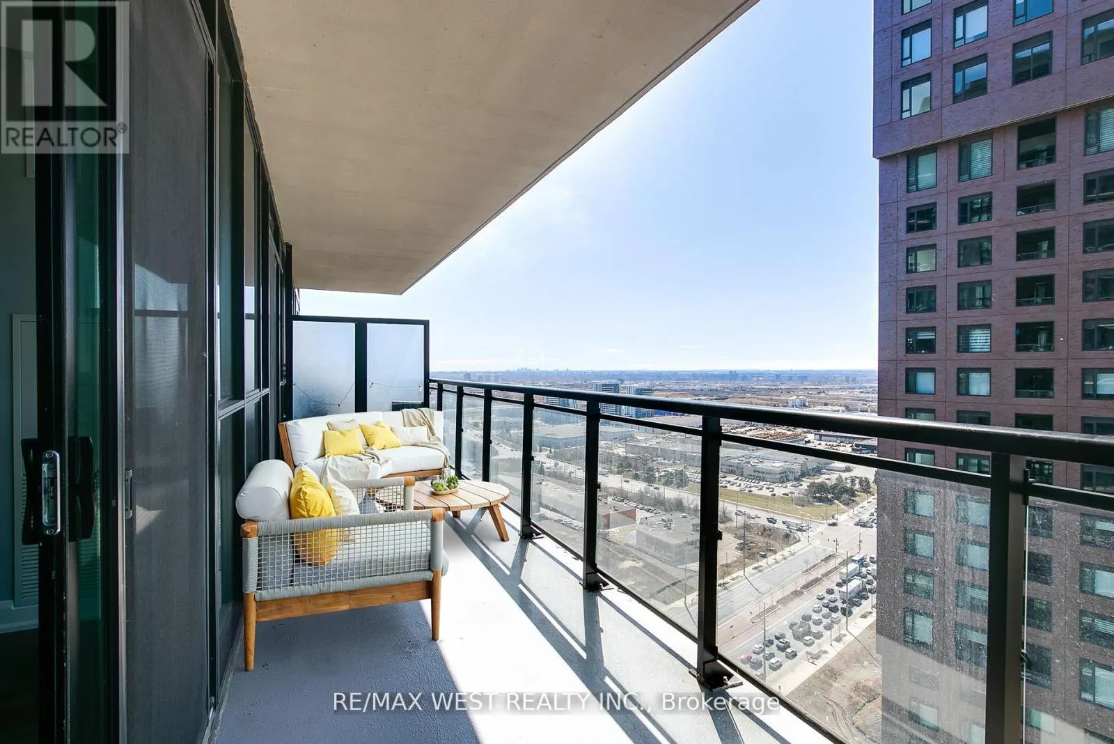 2605 - 2910 HIGHWAY 7 W