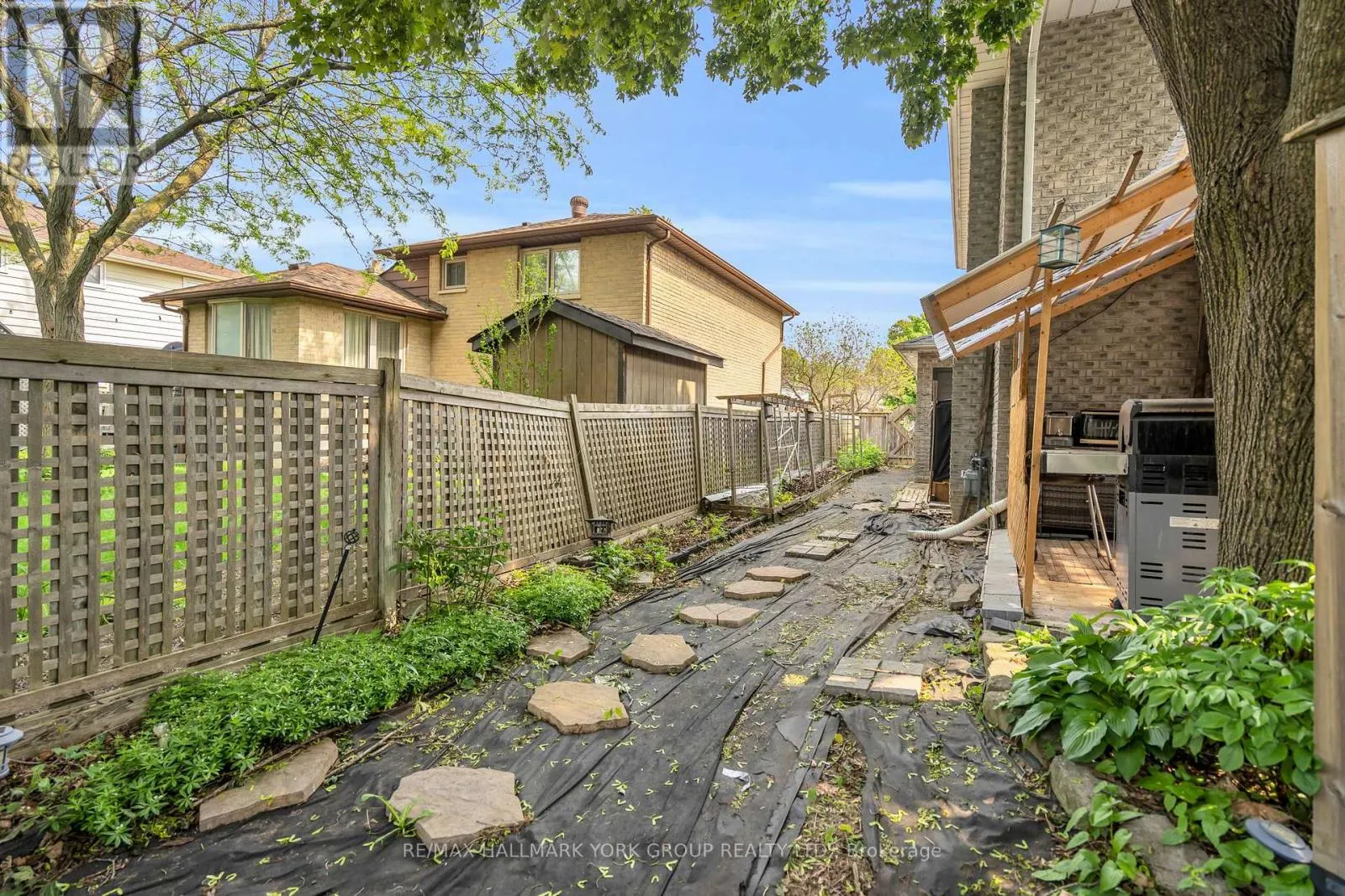 103 WOOD CRESCENT