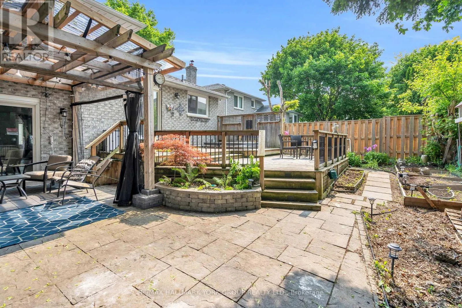 103 WOOD CRESCENT