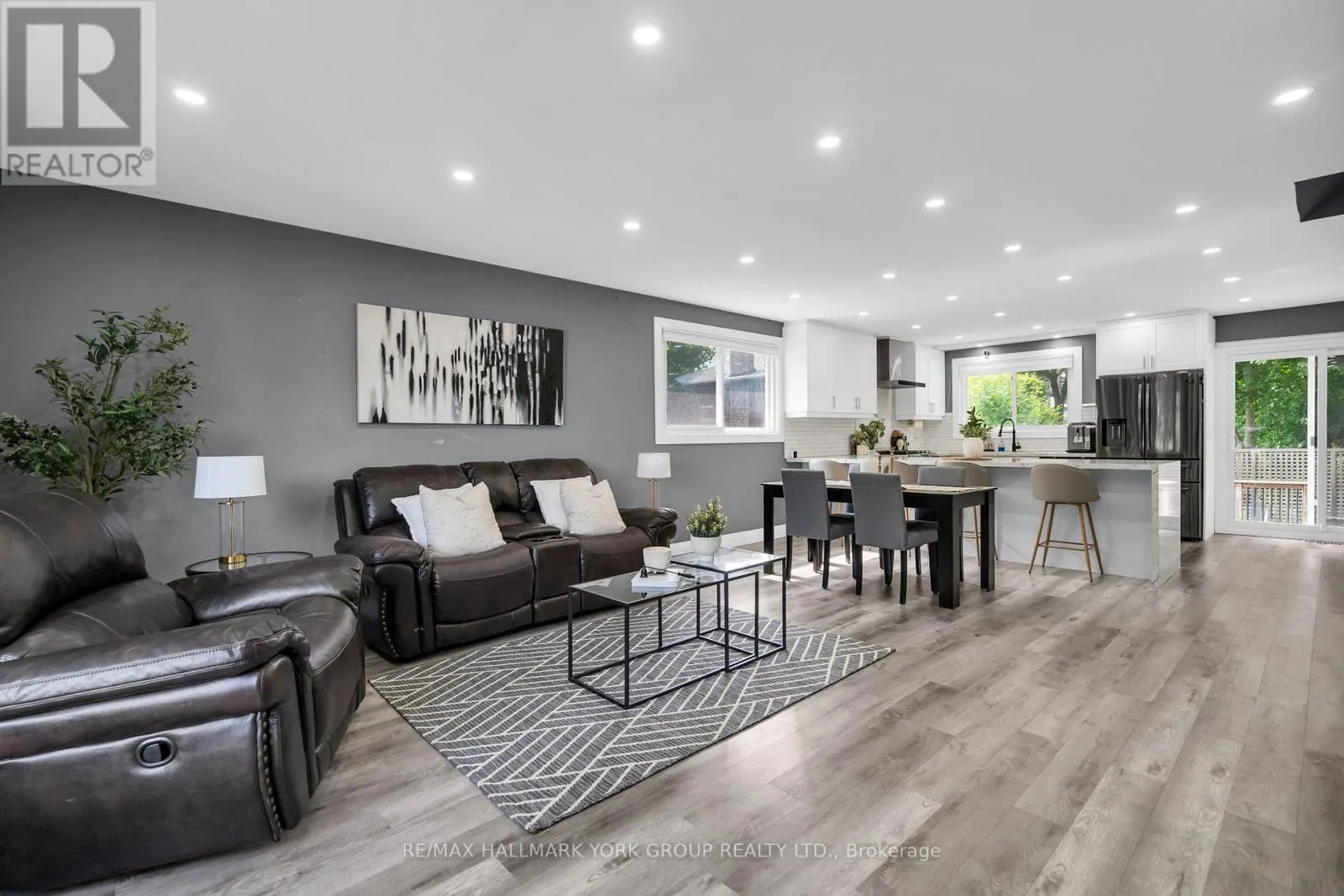 103 WOOD CRESCENT