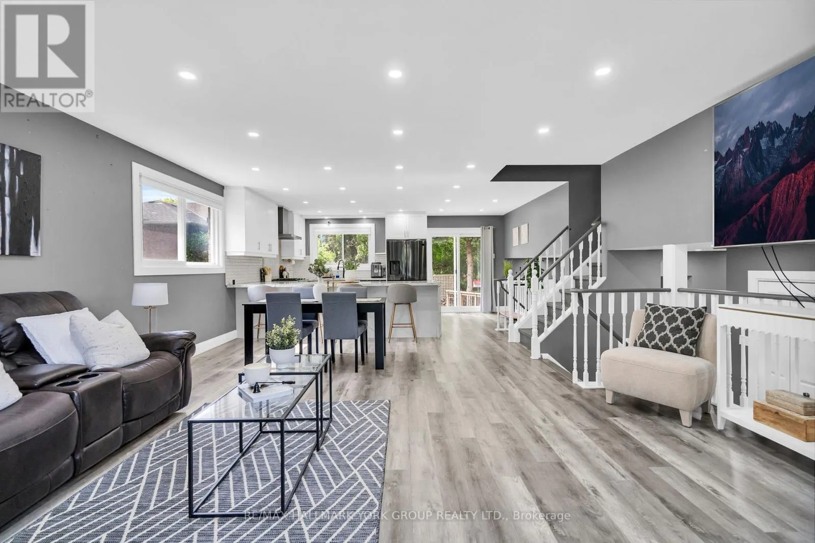 103 WOOD CRESCENT