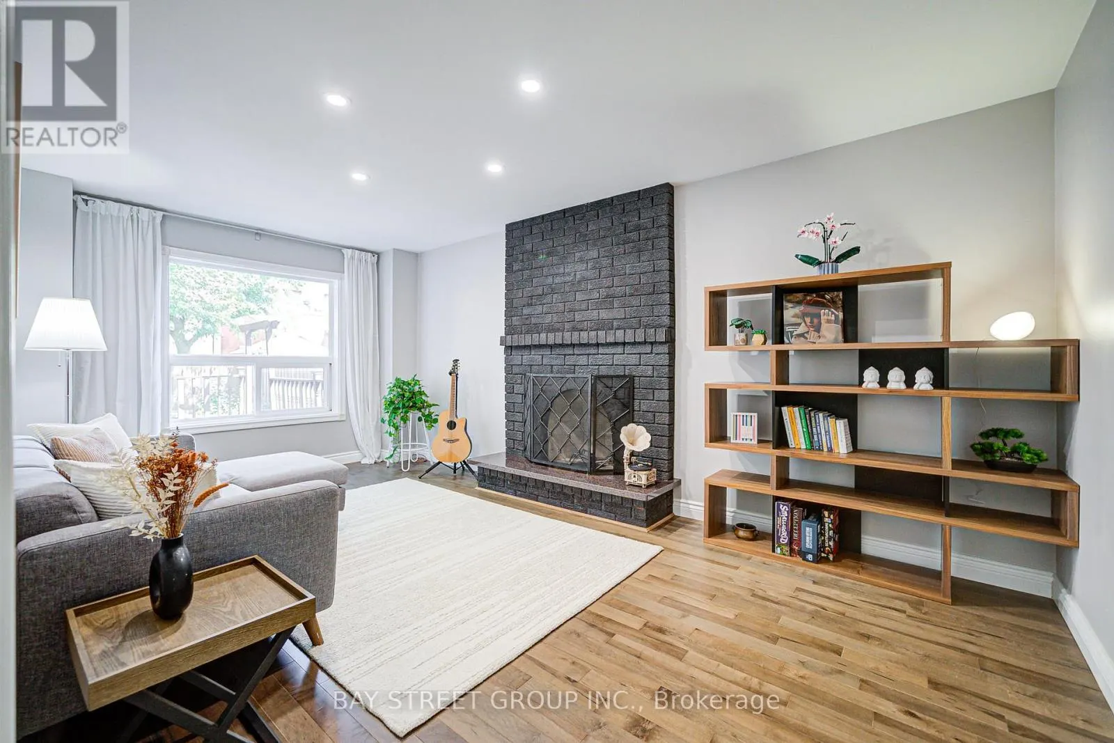 7 SAN MARKO PLACE