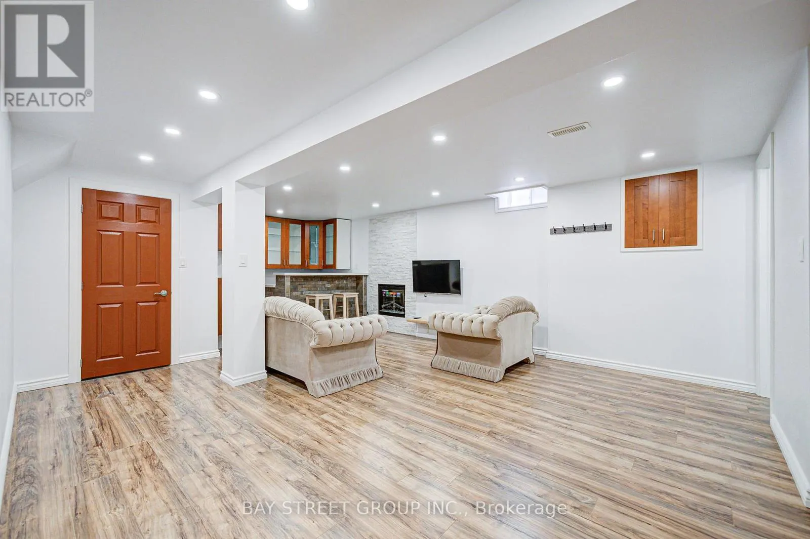 7 SAN MARKO PLACE