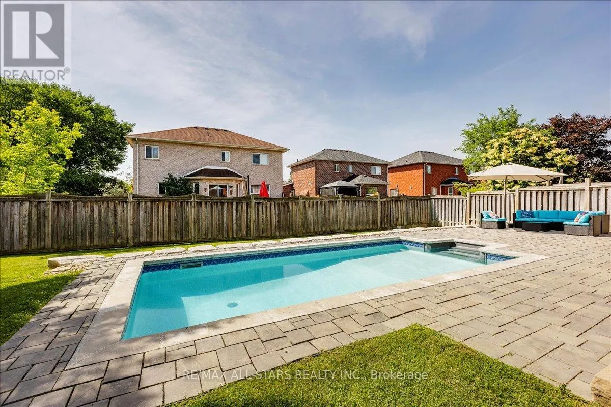 98 BAYVIEW AVENUE