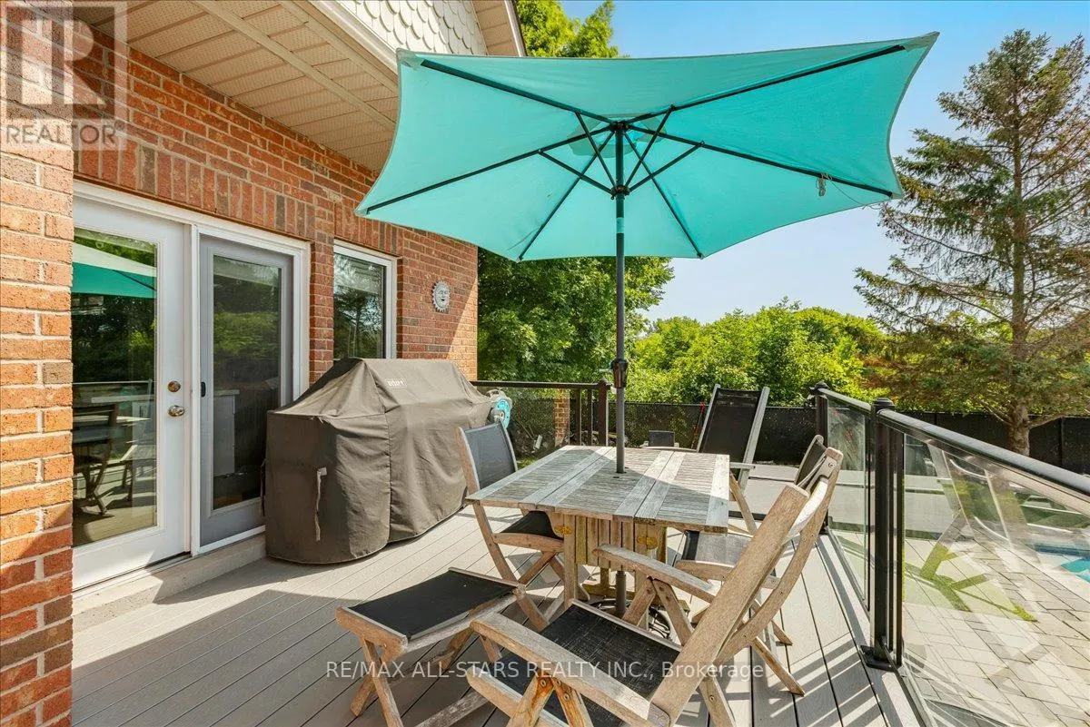 98 BAYVIEW AVENUE