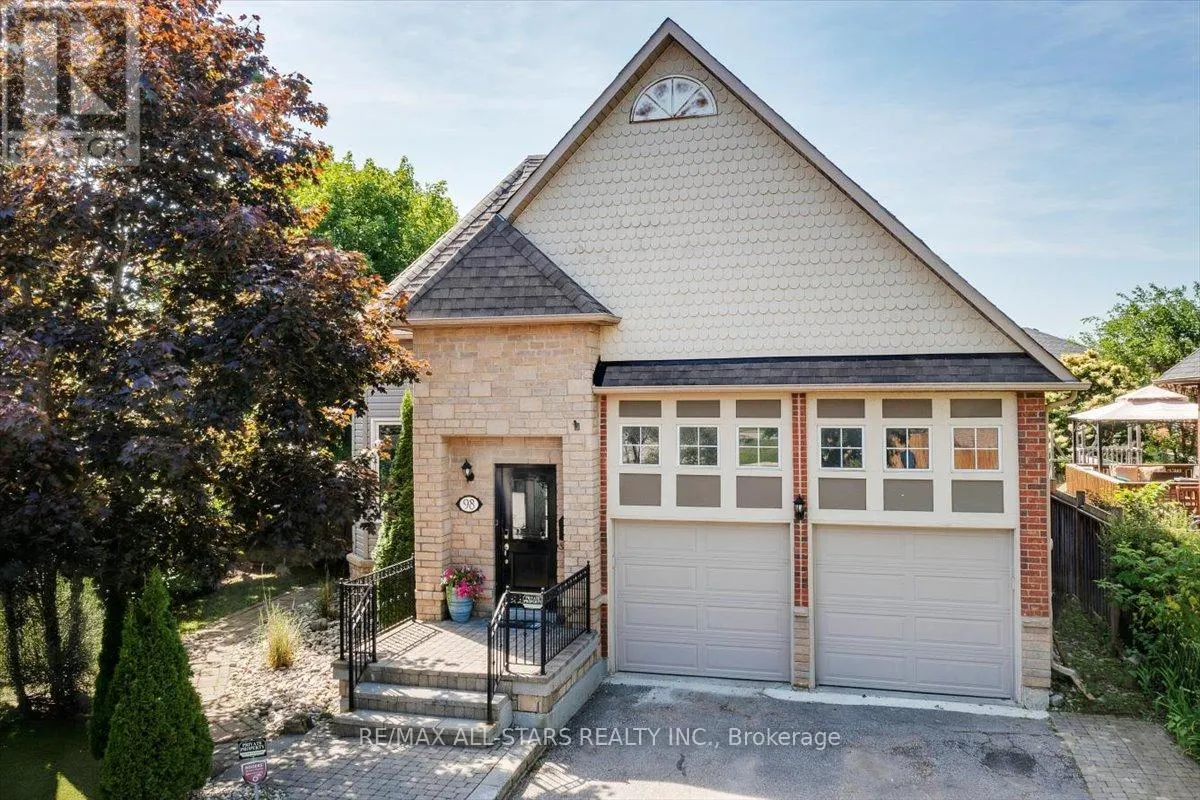 98 BAYVIEW AVENUE