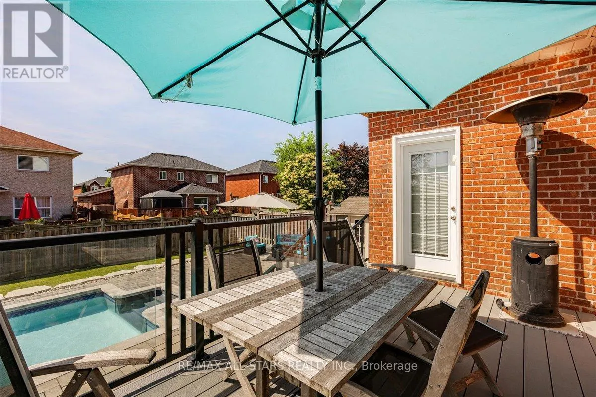 98 BAYVIEW AVENUE