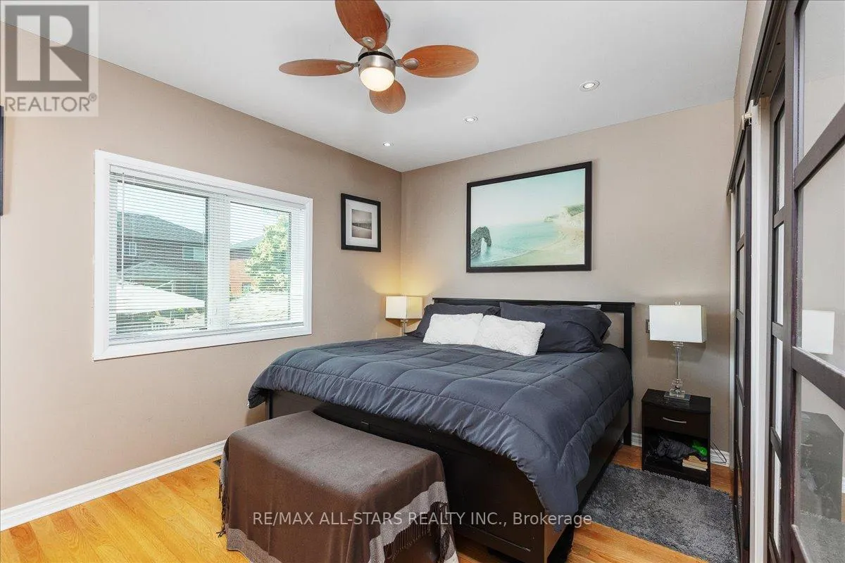 98 BAYVIEW AVENUE