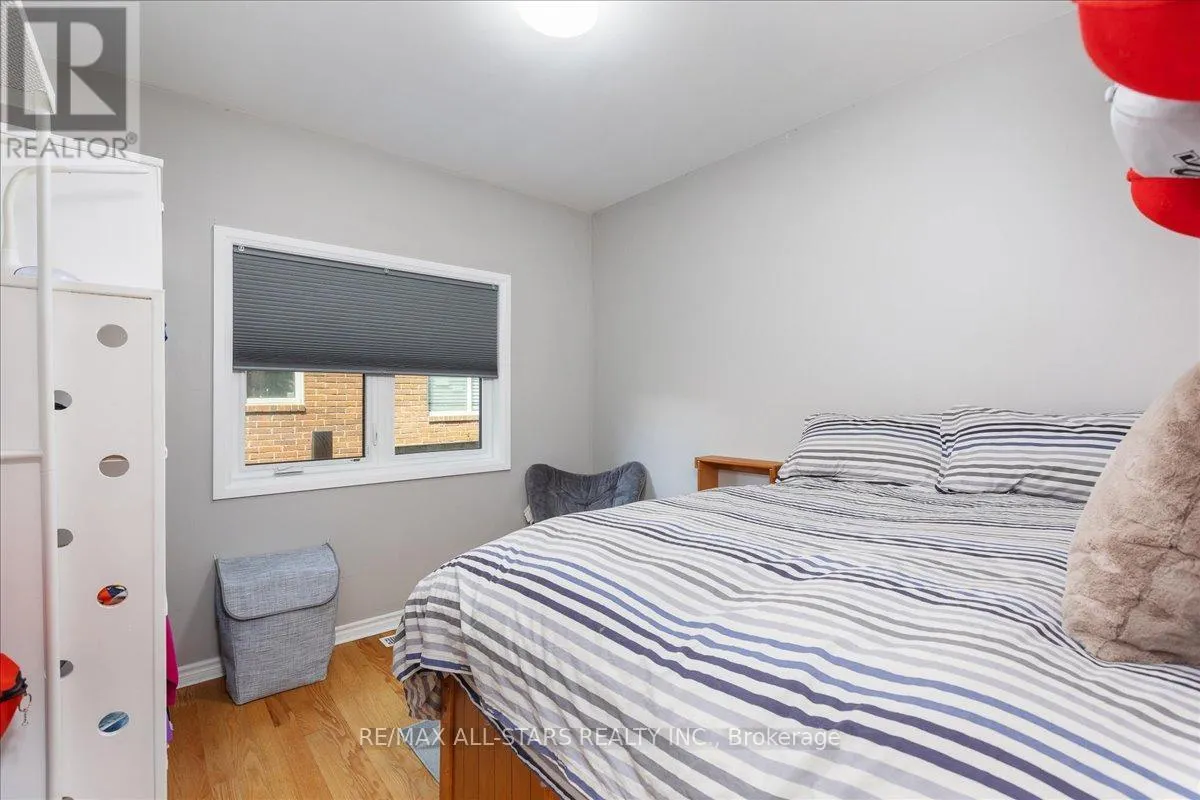 98 BAYVIEW AVENUE