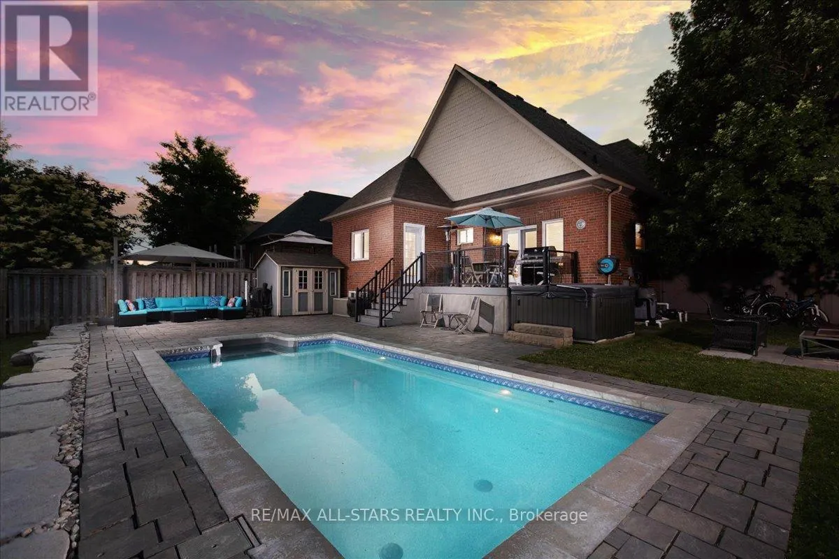 98 BAYVIEW AVENUE
