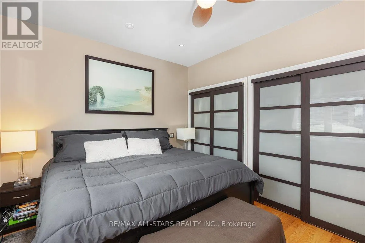 98 BAYVIEW AVENUE