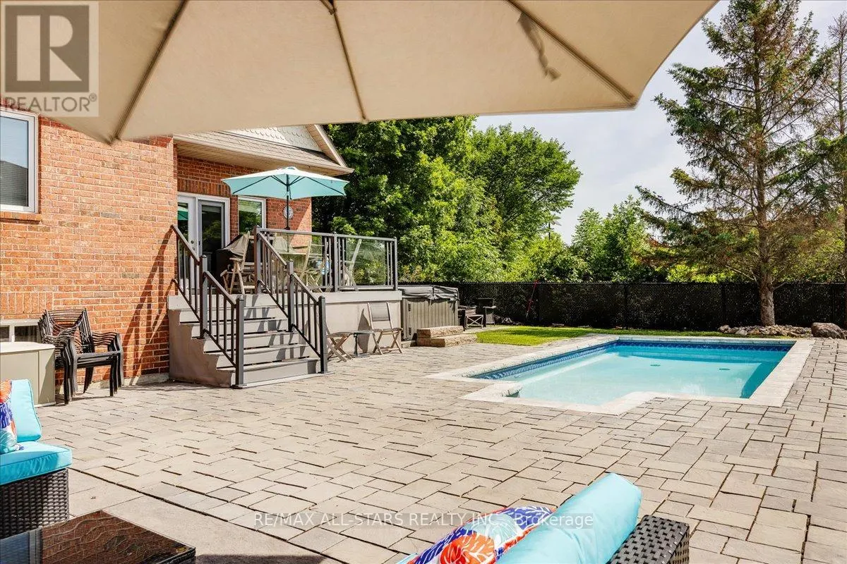 98 BAYVIEW AVENUE