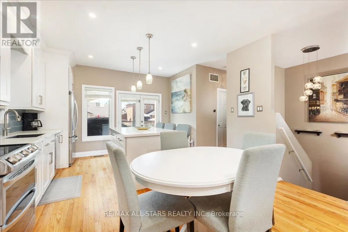 98 BAYVIEW AVENUE